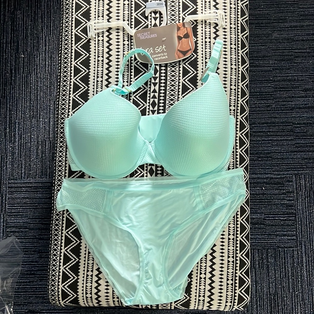 38DDD secret Treasures bra set ( top and bottom ) aqua cloud geo mesh - Picture 1 of 7